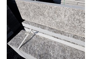Granit-Stellriemen Iragna Oberfläche gespalten, Kanten gesägt