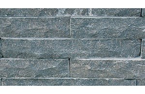Schichtmauerwerk Azul de la Piedra