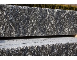 Granit-Stellriemen Maggia Oberfläche gespalten, Kanten gesägt
